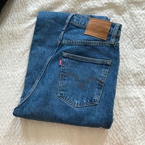 Levi’s ribcage straight ankle button fly jeans